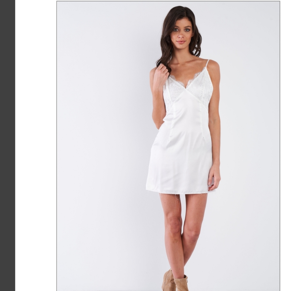 Sexy pearl white gown/slip - Picture 4 of 6